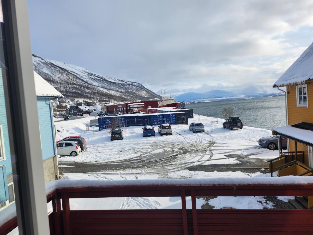 Apartment By The Lakeside Tromso Bagian luar foto