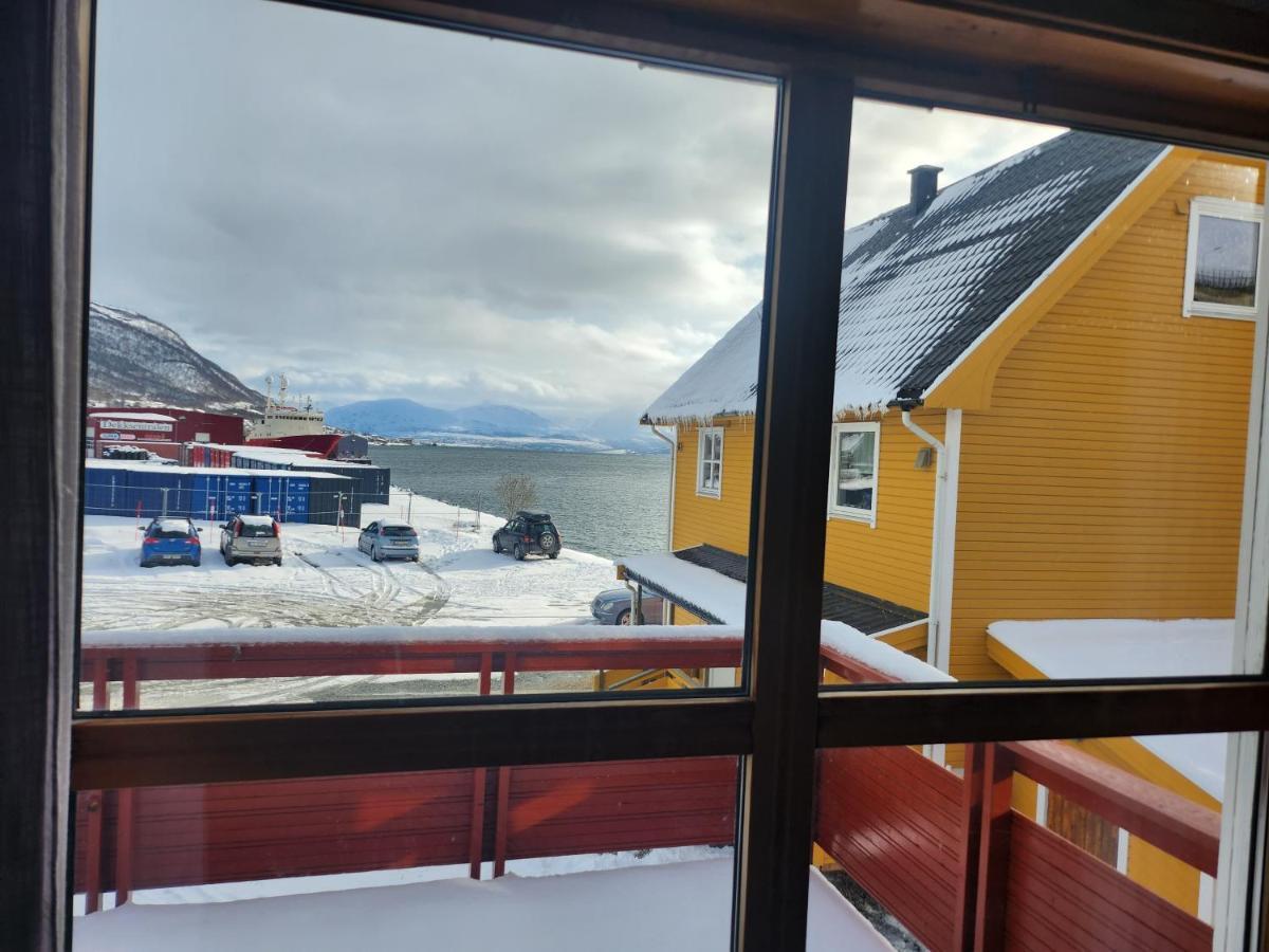 Apartment By The Lakeside Tromso Bagian luar foto